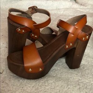 Mossimo Wood Pumps